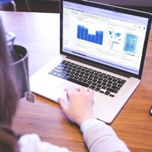 Marketing Digital Salário: O Que Esperar e Como Crescer na Carreira