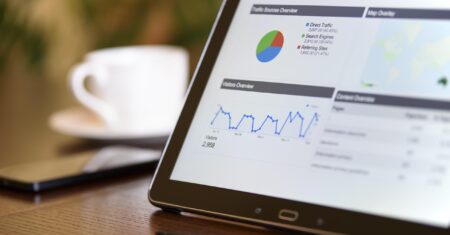 Superando o Desemprego: Ela Encontrou no Marketing Digital a Solução