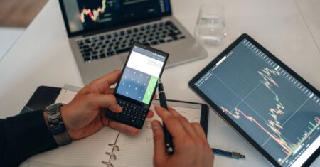 A História Completa das Criptomoedas: Da Criptografia Punk ao Trilhão de Dólares