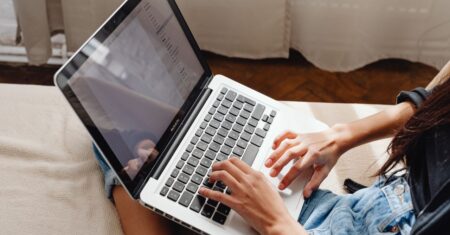 Como a Tecnologia Está Redesenhando o Mercado de Trabalho — e o Que Fazer Diante Disso